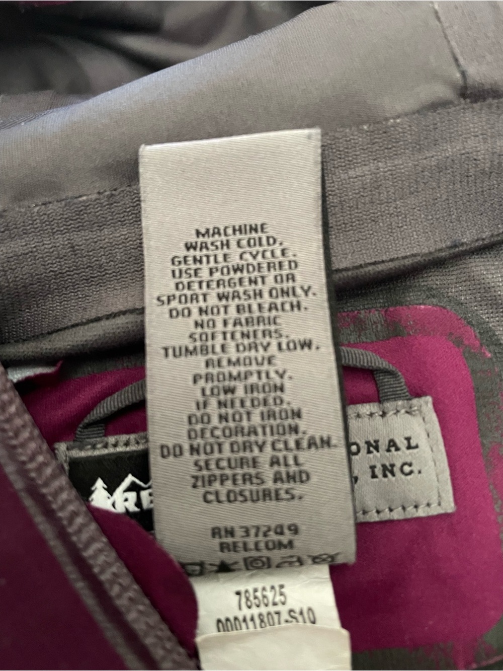 REI Two-Tone Plum Hooded Jacket - Water Resistant Outdoor Shell, Women’s M - Picture 7 of 10